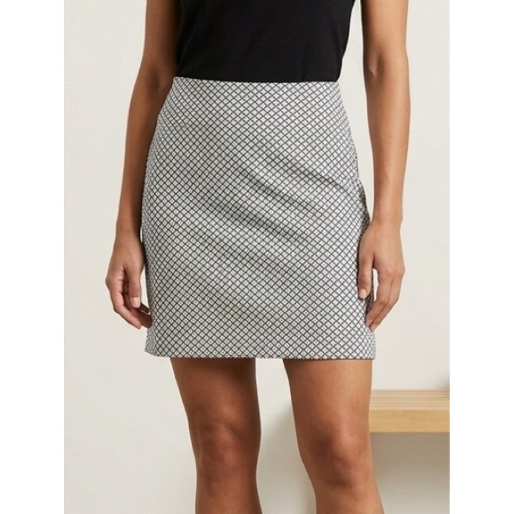 Up! Women's Pull-On Skort, Black / White, Size: Medium, New